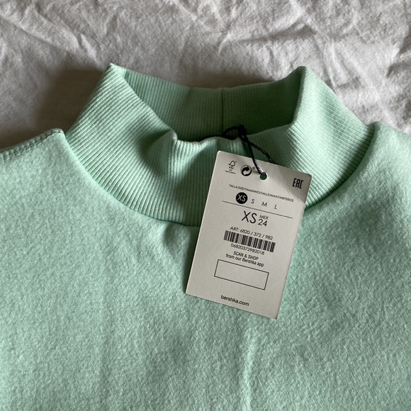 Oversized Mock Neck Sweatshirt - Picture 2 of 4